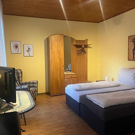 Danis Schlossschaenke Simmern Rum bild